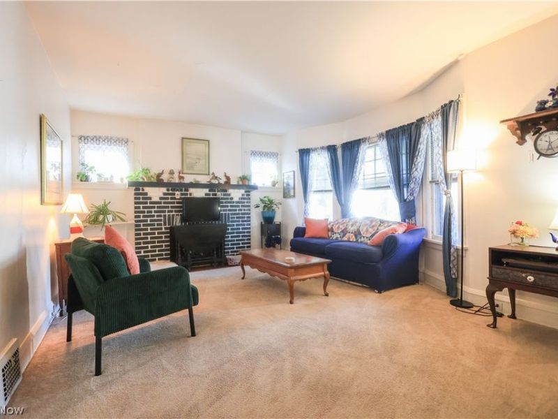 2021 Lewis Drive, Lakewood, OH 44107 Photo 9