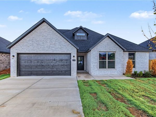 6700 High Meadow Boulevard , Bentonville, AR 72713
