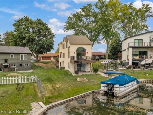 1025 Otter Avenue , Waterford Township, Mi 48328