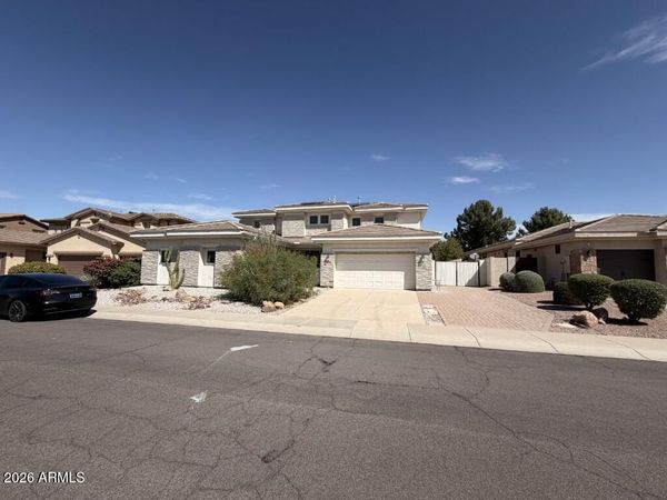 3806 E TAURUS Place, Chandler, AZ 85249