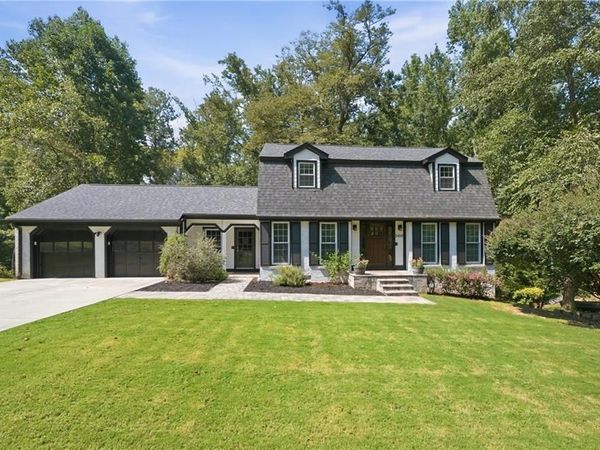 2458 Fontainebleau Drive , Atlanta, GA 30360