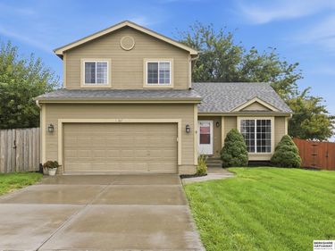 1707 Eastview Drive, Papillion, NE 68046