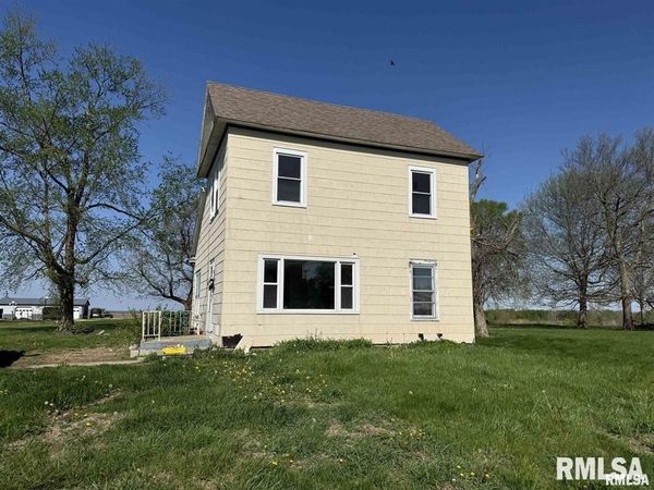 221 N BERNADOTTE Street, Ipava, IL 61441