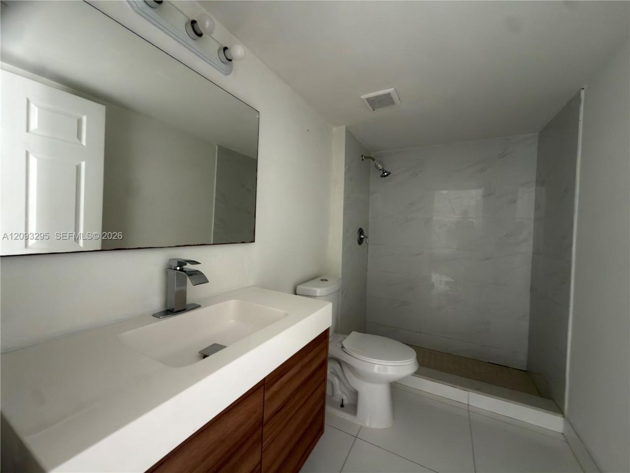 695 SW 11th St , Unit 204, Miami, FL 33129 Photo