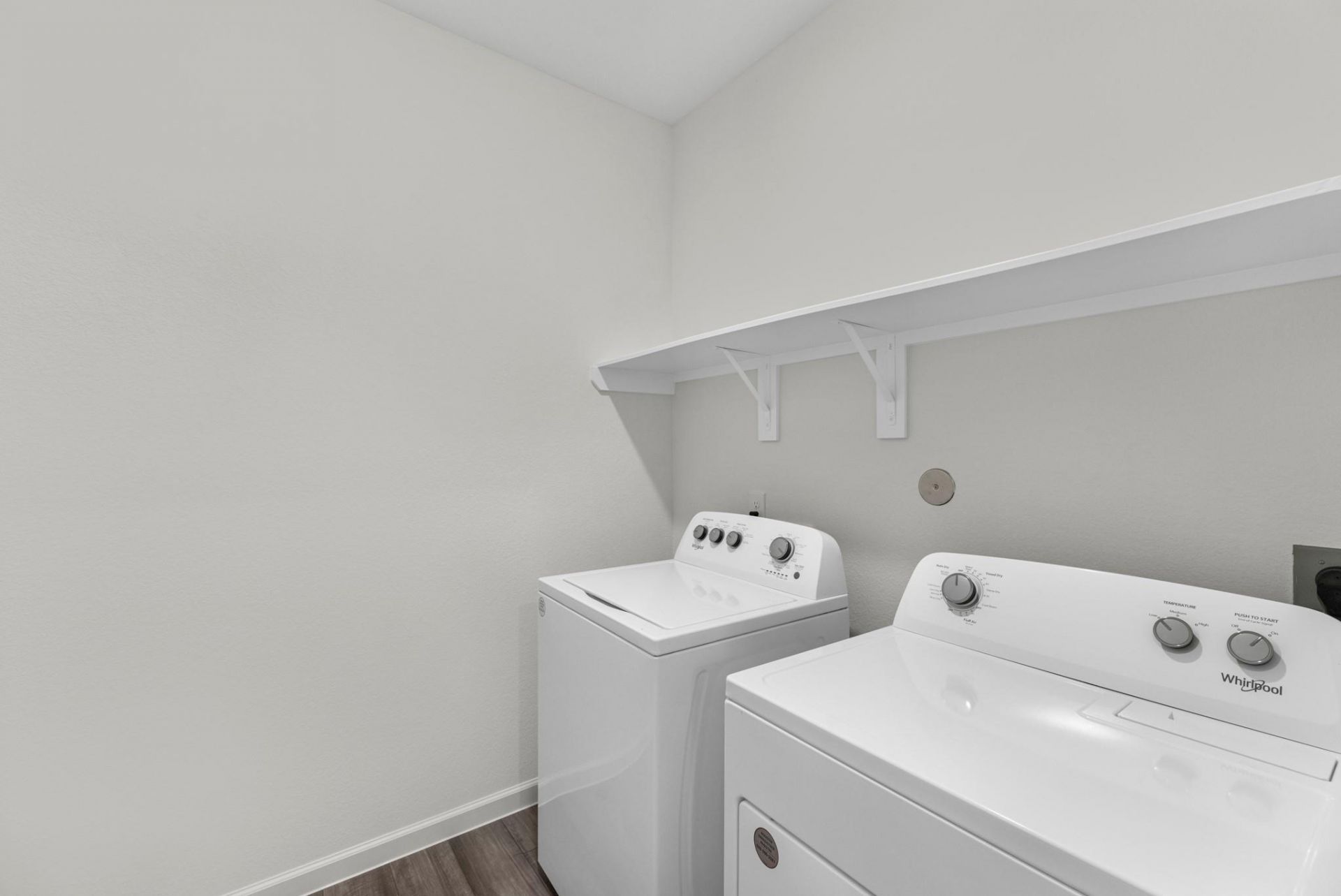 5322 Cottage Landing Drive Photo 9
