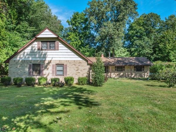 492 Blue Hill Ter, Franklin Lakes, NJ 07417