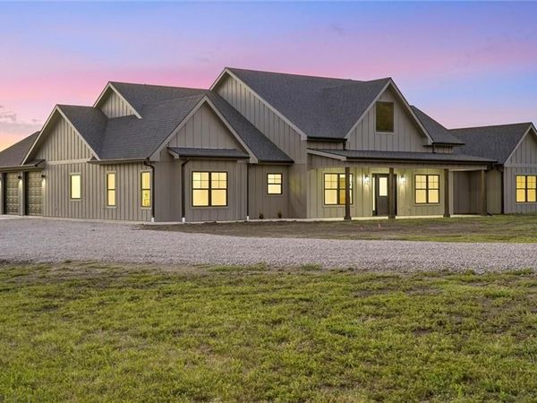 5755 Wanamaker Road, Topeka, KS 66610