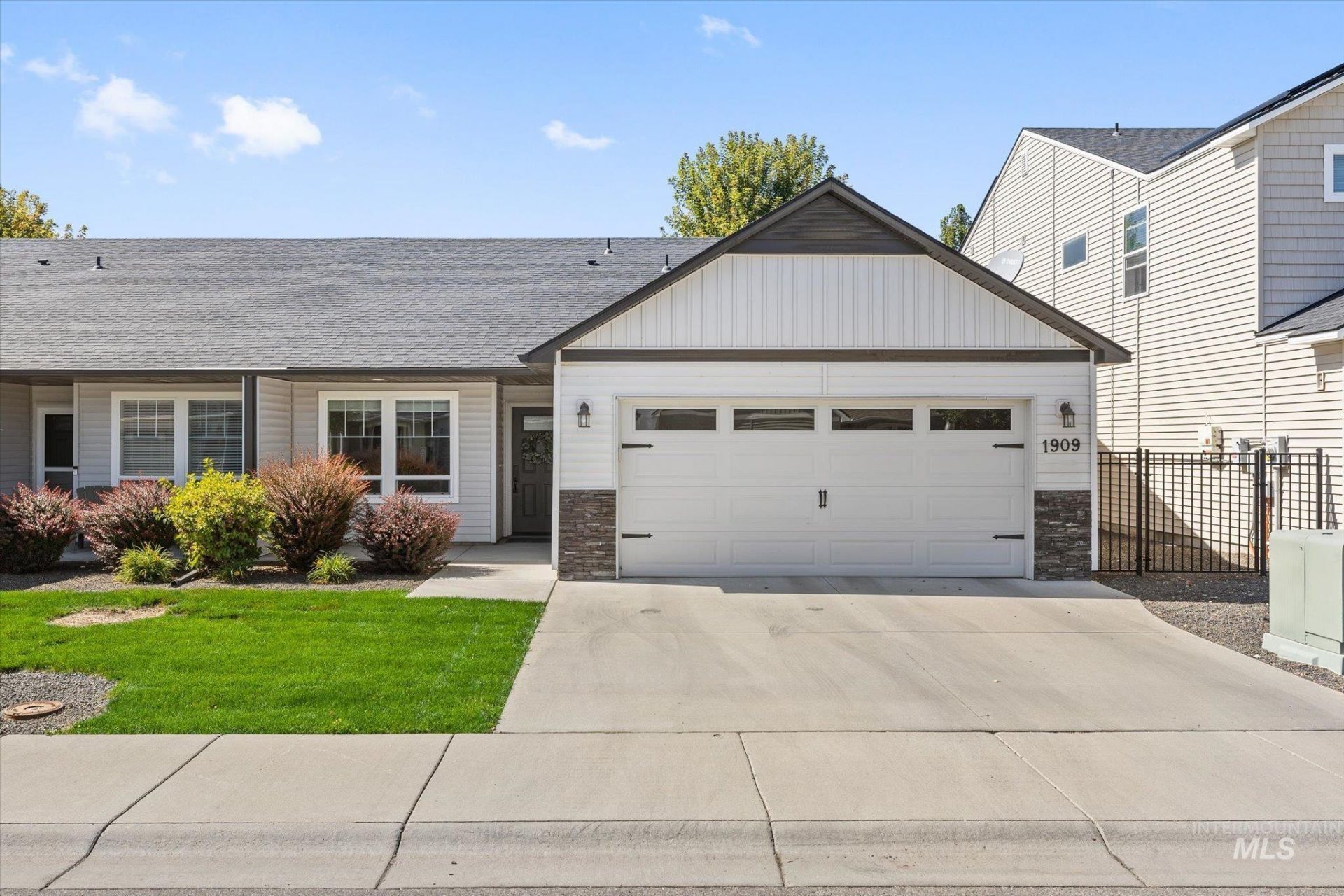 1909 N Marnita Ave, Meridian, ID 83646 Main Photo