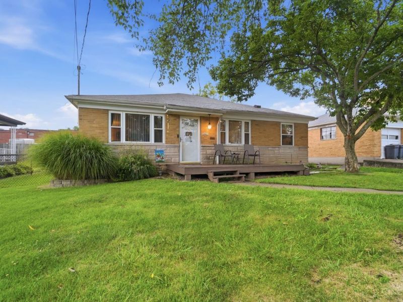 5889 Willow Oak Lane, Green Township, OH 45239 Photo 2