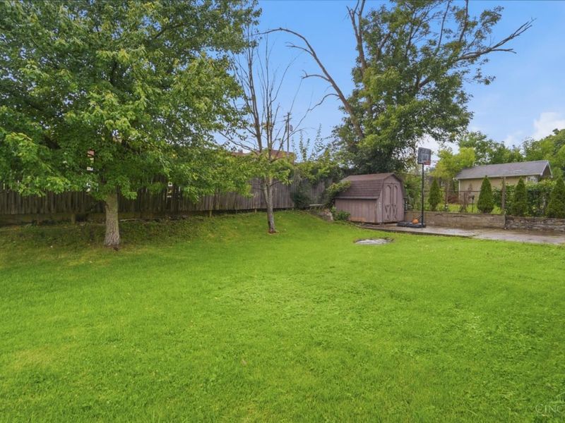 5889 Willow Oak Lane, Green Township, OH 45239 Photo 24