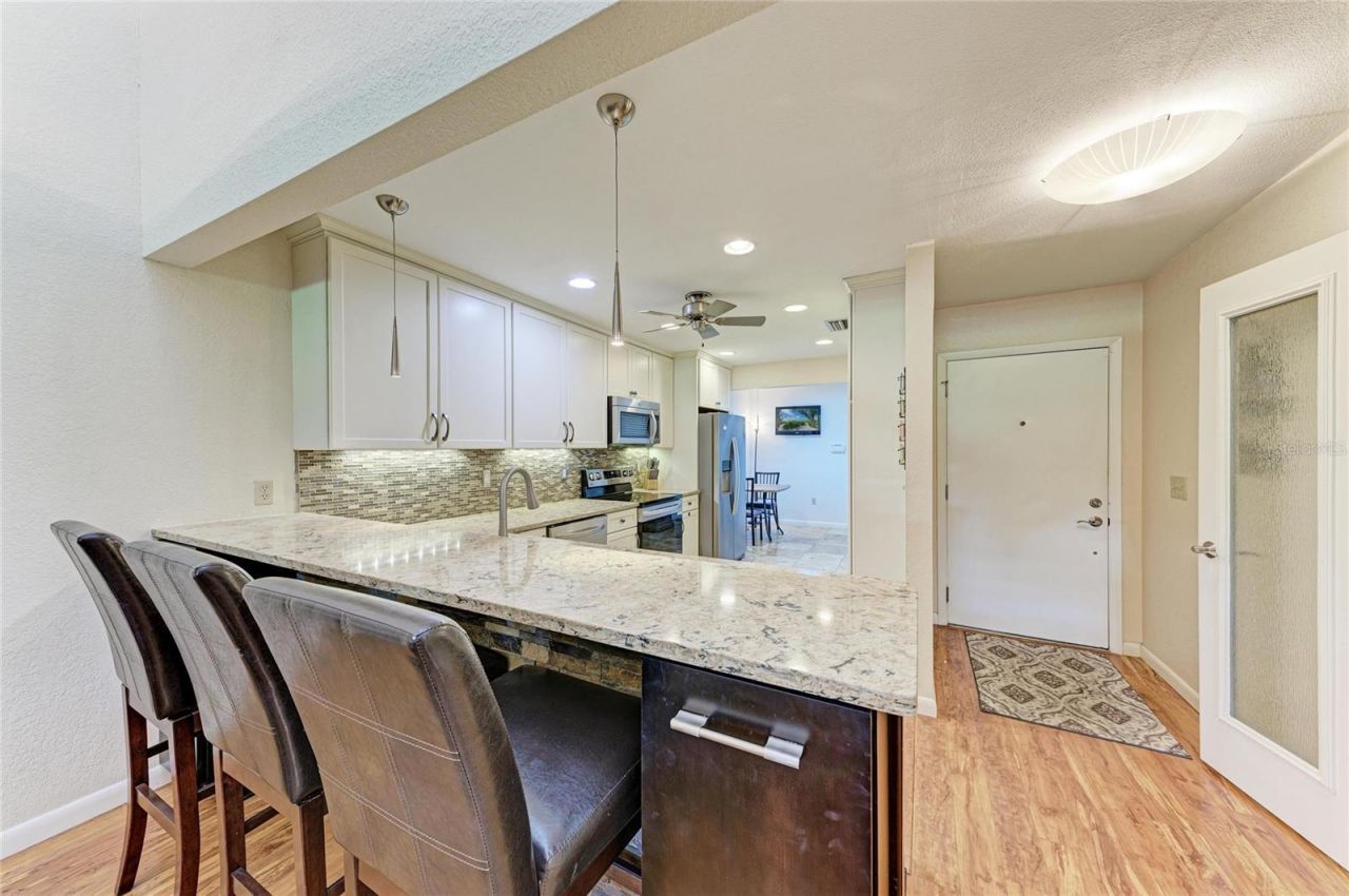 3403 Avenida Madera, Unit B, Bradenton, FL 34210 Photo