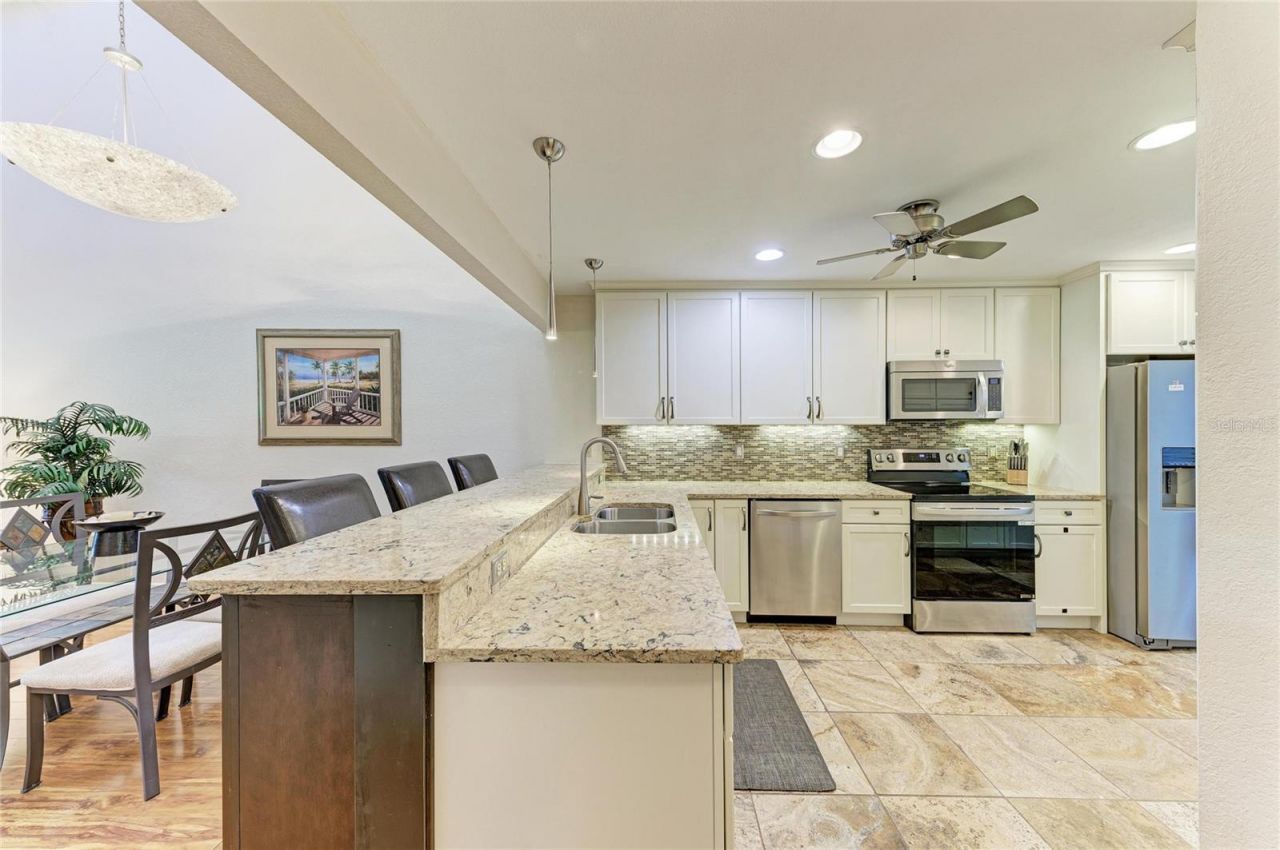 3403 Avenida Madera, Unit B, Bradenton, FL 34210 Photo