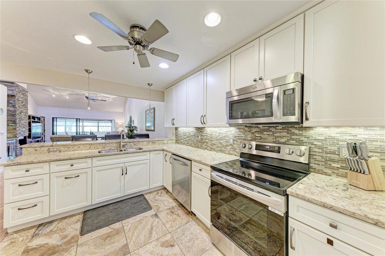 3403 Avenida Madera, Unit B, Bradenton, FL 34210 Photo