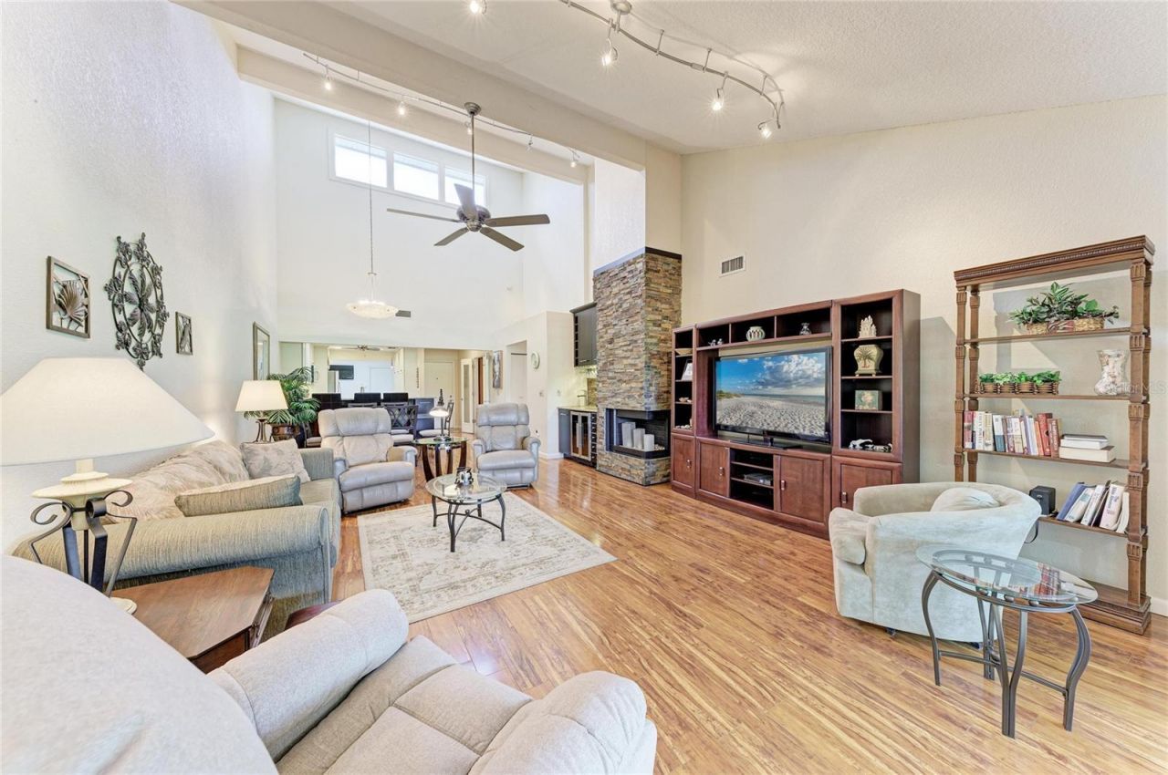 3403 Avenida Madera, Unit B, Bradenton, FL 34210 Photo