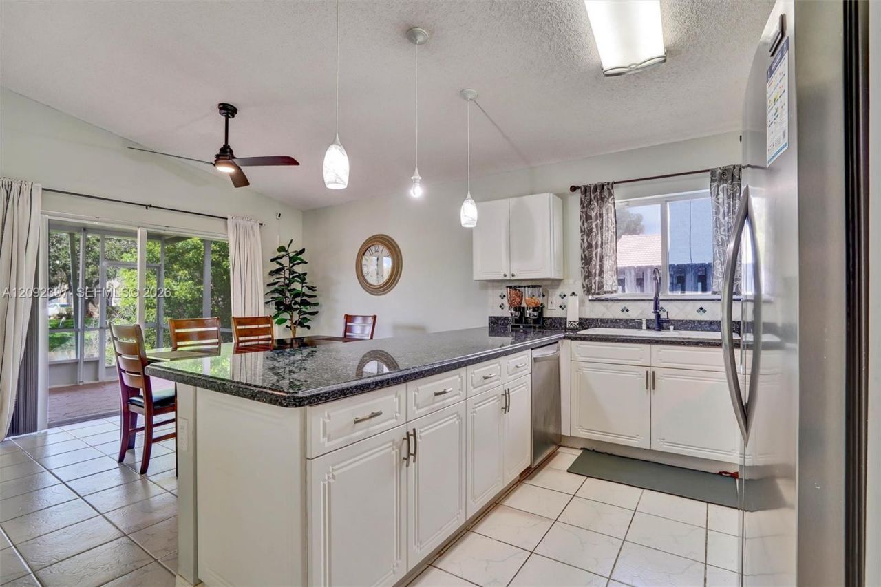 127 Danielle Ct, Weston, FL 33326 Photo