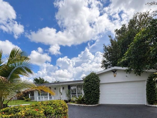 1711 N 47th Ave , Hollywood, FL 33021