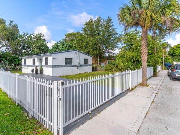 15100 NE 14th Ct , Unit 15100, North Miami Beach, FL 33162