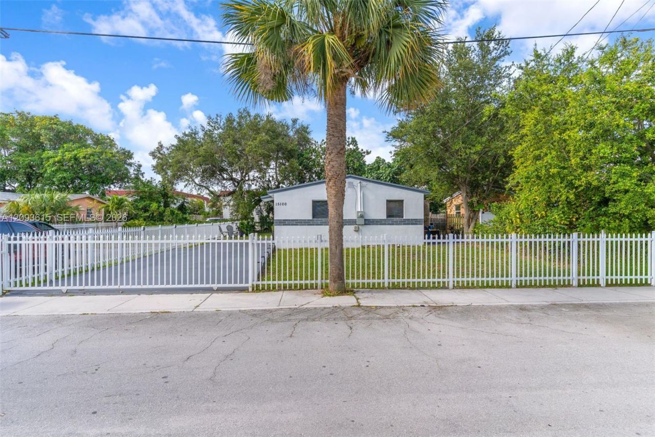 15100 NE 14th Ct, Unit 15100, North Miami Beach, FL 33162 Photo