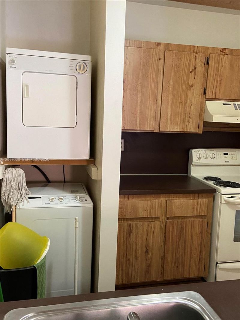 440 E 23rd St , Unit 1416, Hialeah, FL 33013 Photo