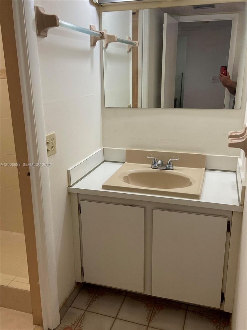 440 E 23rd St , Unit 1416, Hialeah, FL 33013 Photo
