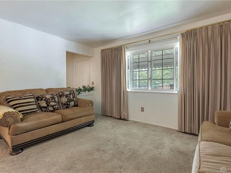 1706 Clovis Court, Dayton, OH 45417 Photo 4