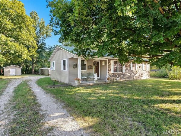 175 E Pine Street, Bourbon, MO 65441