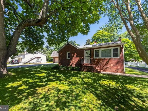 2021 HOLLY NECK , BALTIMORE, MD 21221