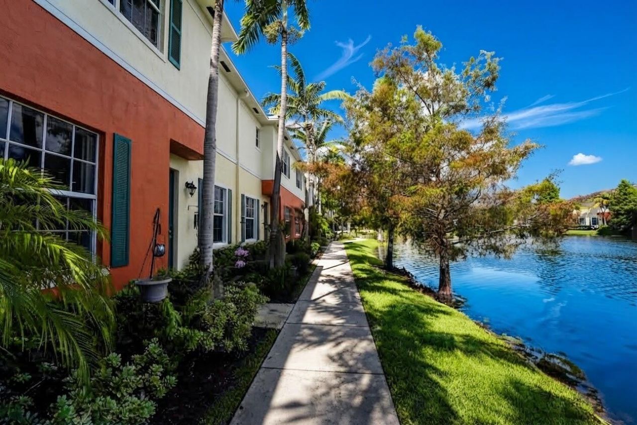 243 SW 7th Street, Pompano Beach, FL 33060 Photo