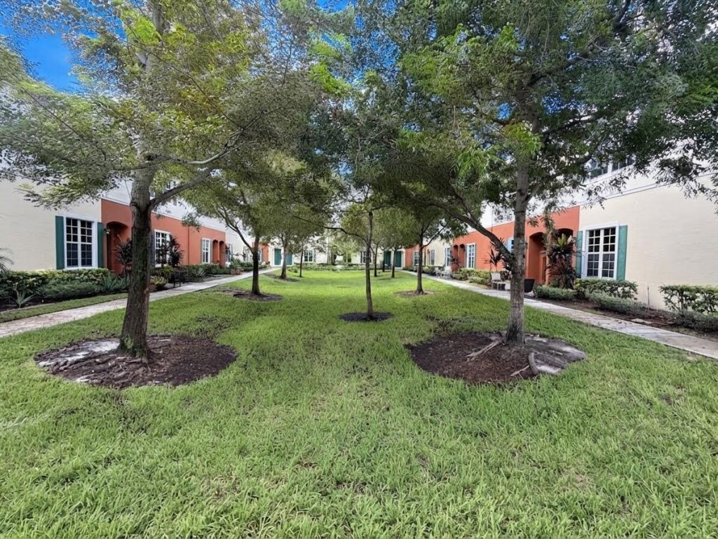 243 SW 7th Street, Pompano Beach, FL 33060 Photo