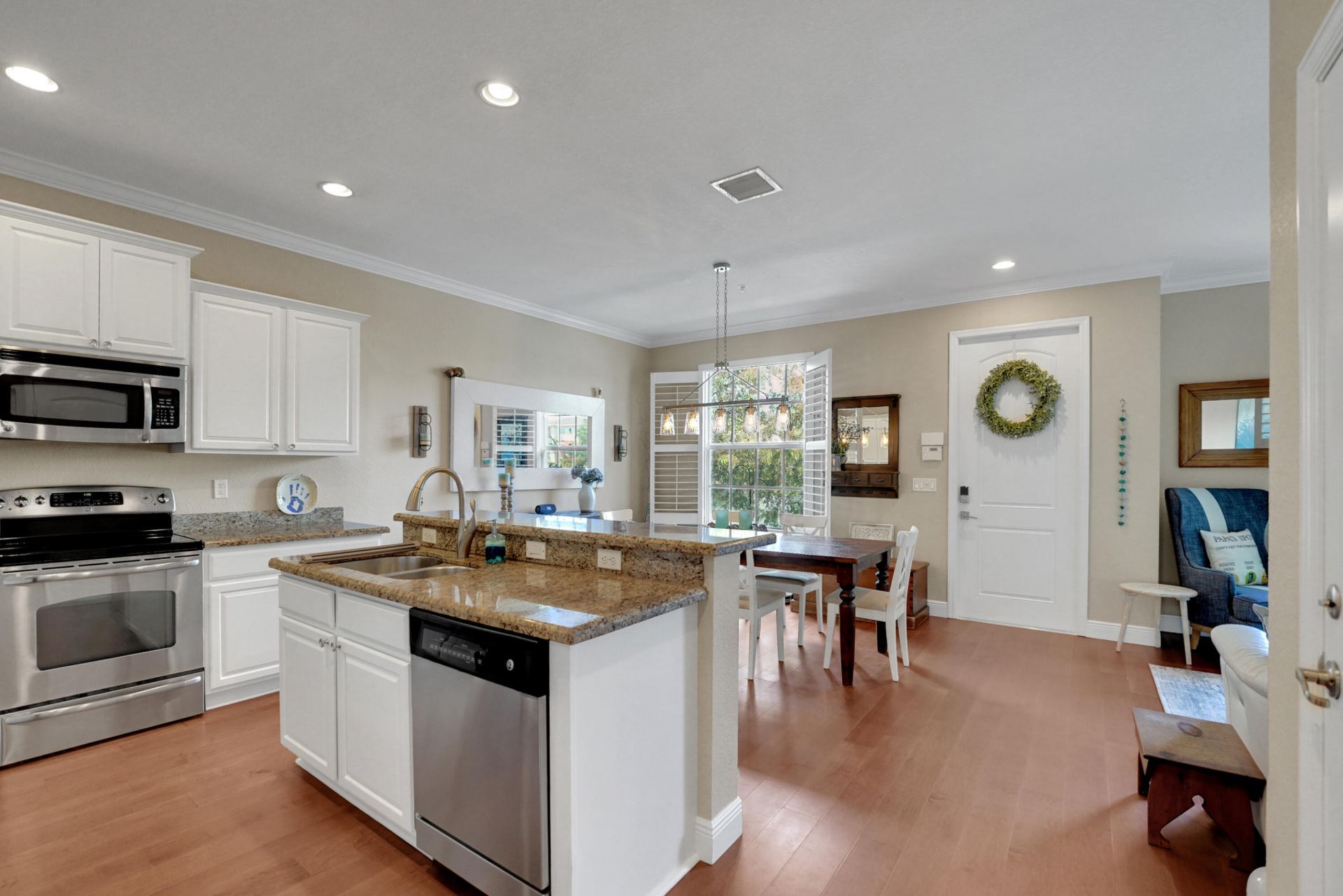 243 SW 7th Street, Pompano Beach, FL 33060 Photo