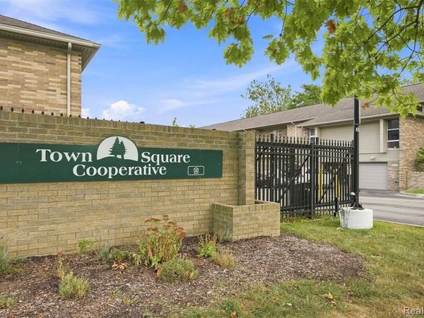 1102 Saint Aubin Place, Detroit, MI 48207