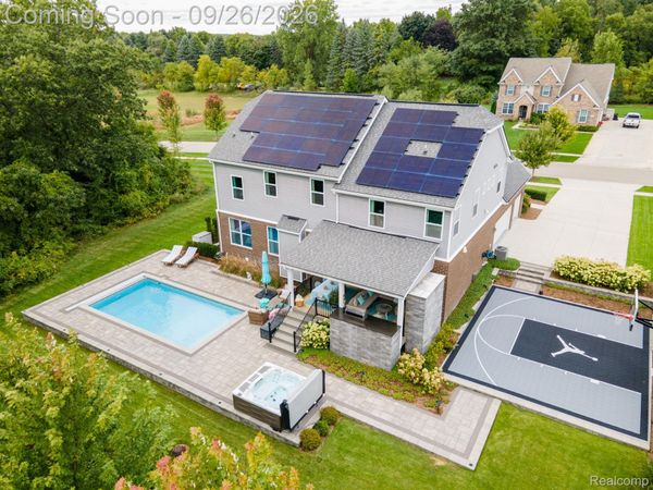 258 Westbrooke Drive, Oakland Township, Mi 48363