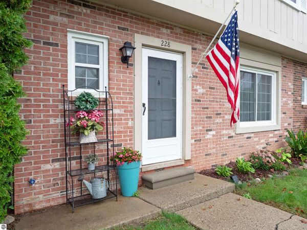 228 Riverbend Drive, Milan, MI 48160