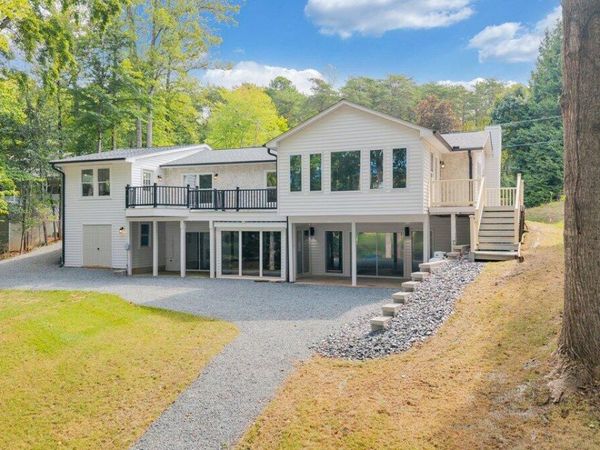 320 Fingerlake RD , Penhook, VA 24137