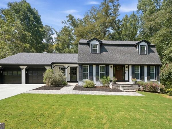 2458 Fontainebleau Drive, Atlanta, GA 30360