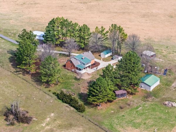 300A Governor Hall Rd, Castalian Springs, TN 37031