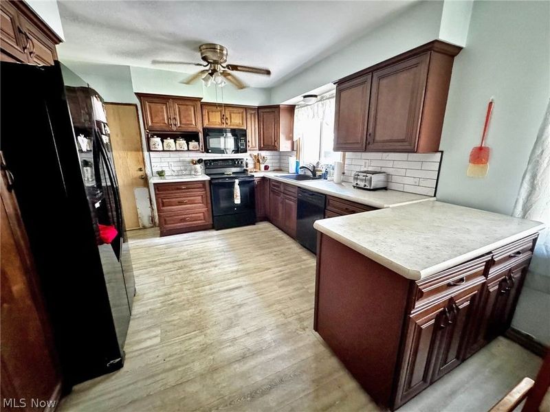 7569 Market Avenue N, Canton, OH 44721 Photo 9