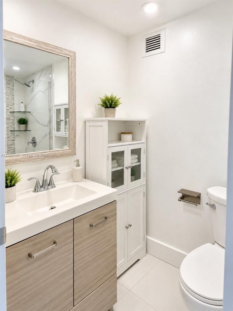 2350 NE 135th St, Unit 203, North Miami, FL 33181 Photo