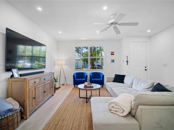 317 SW 13th Ter , Unit 317, Fort Lauderdale, FL 33312