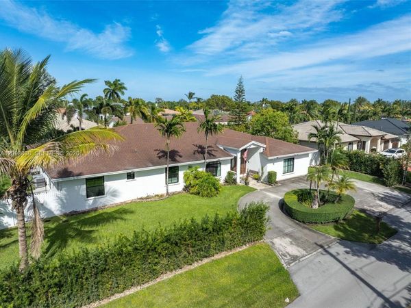 10195 NW 26th St , Doral, FL 33172