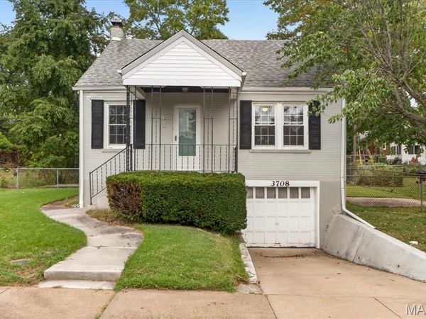 3708 Killarney Court, St Louis, MO 63114