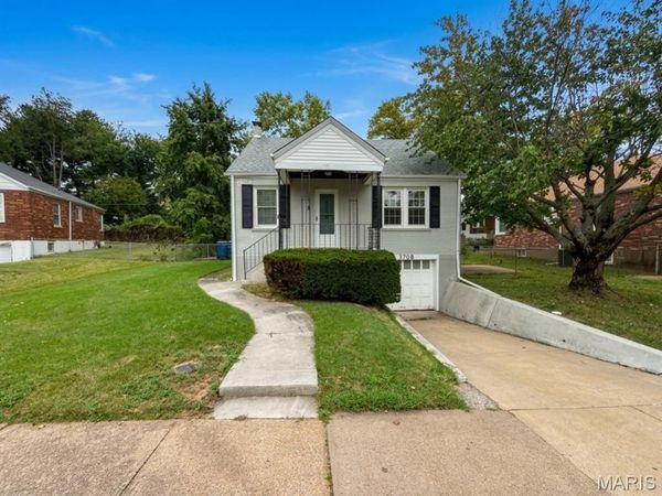 3708 Killarney Court, St Louis, MO 63114