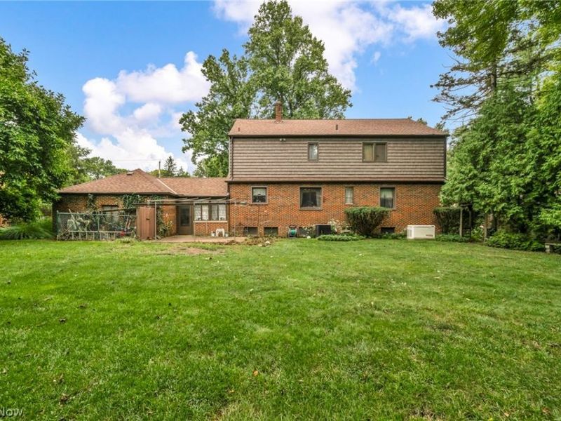 9216 Evergreen Drive, Parma, OH 44129 Photo 4
