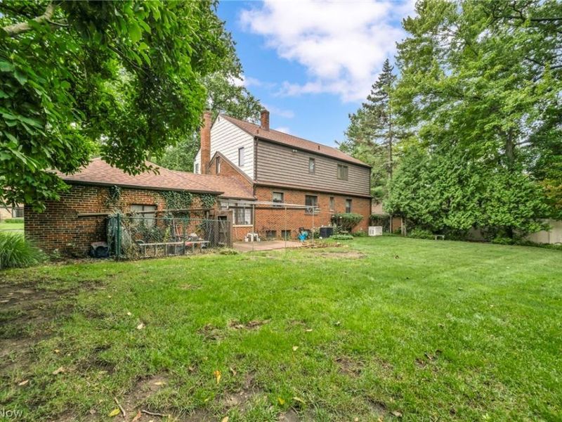 9216 Evergreen Drive, Parma, OH 44129 Photo 6