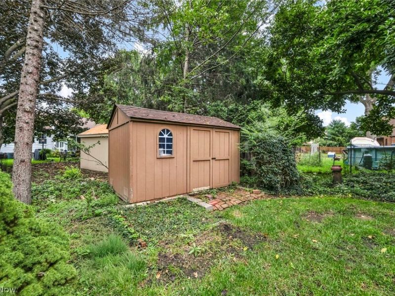 9216 Evergreen Drive, Parma, OH 44129 Photo 7
