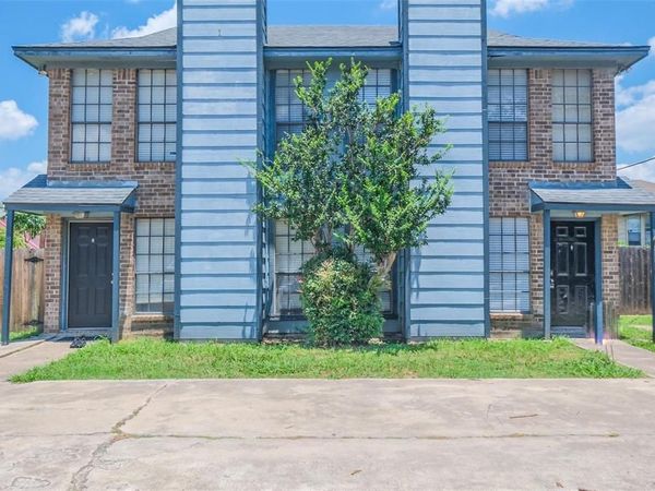 1034 Mckinley Street, Unit A, Benbrook, TX 76126