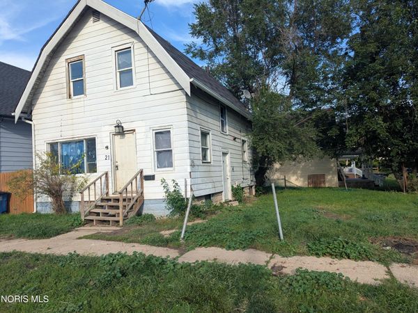 21 Banks Street , Toledo, OH 43609