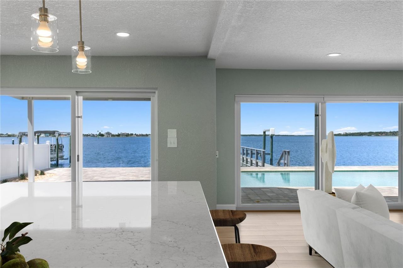 7989 Causeway Boulevard N, Saint Petersburg, FL 33707 Photo