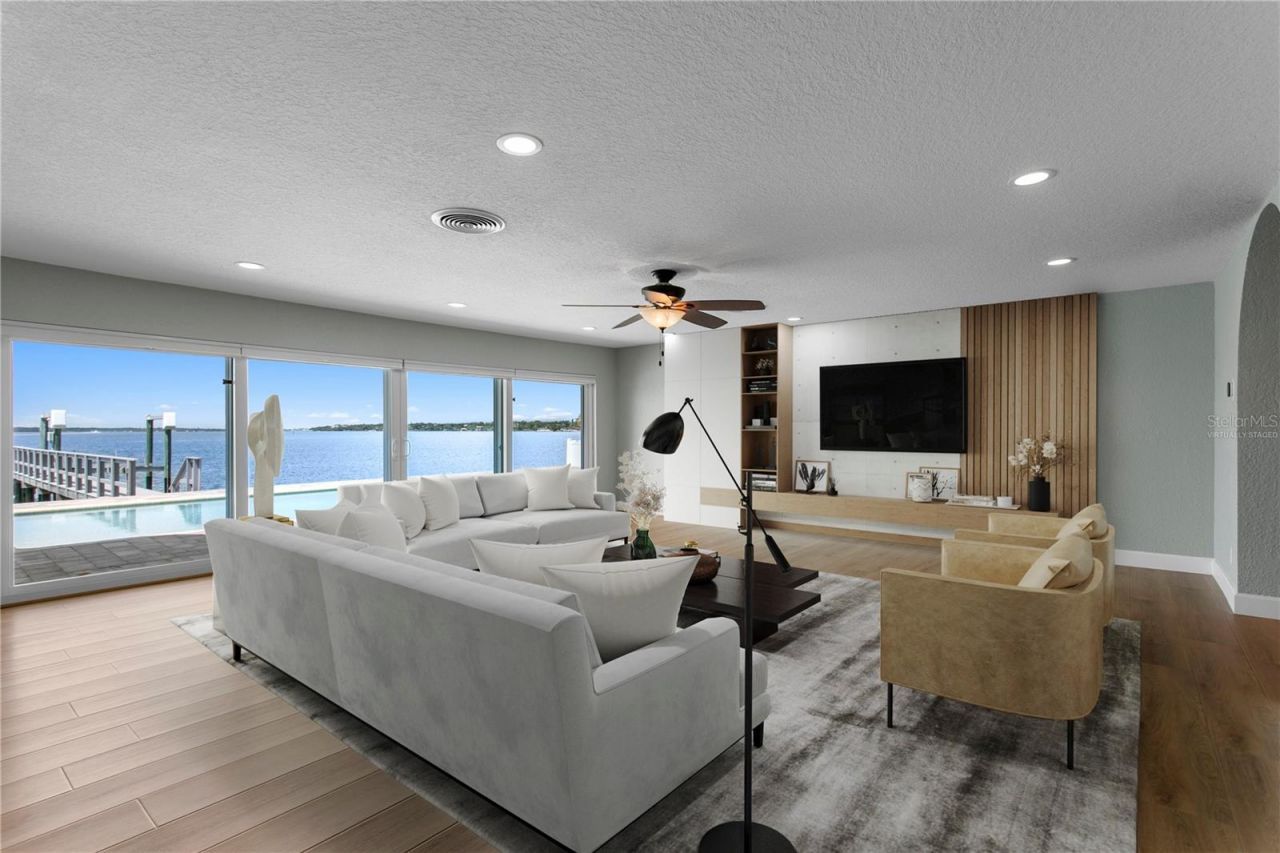 7989 Causeway Boulevard N, Saint Petersburg, FL 33707 Photo
