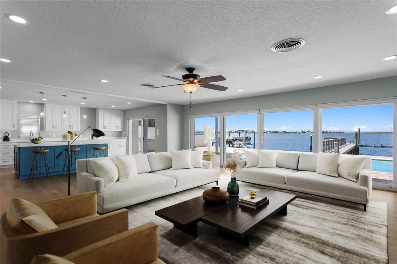 7989 Causeway Boulevard N, Saint Petersburg, FL 33707 Photo